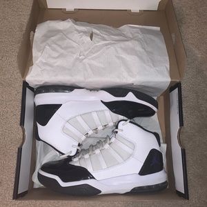 Kids white/dark concord-black Air Jordan’s